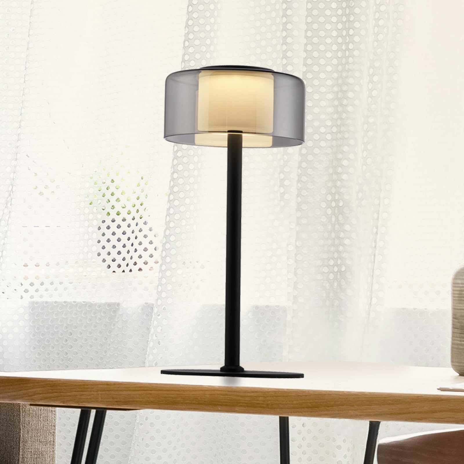 LED bordlampe Rika røykglass dimbar 33 cm høy forfra