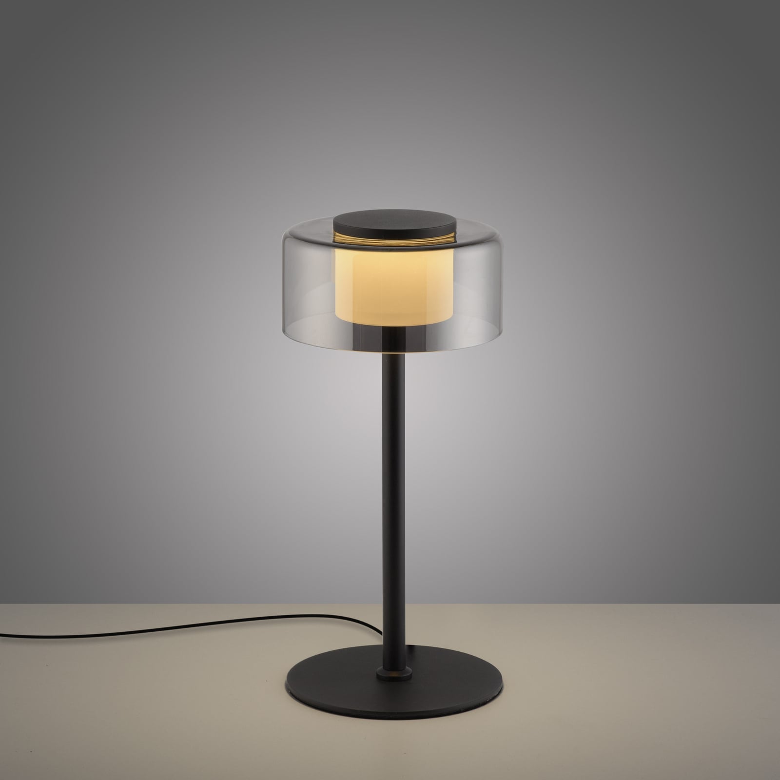 LED bordlampe Rika røykglass dimbar nærbilde av touchdimmer