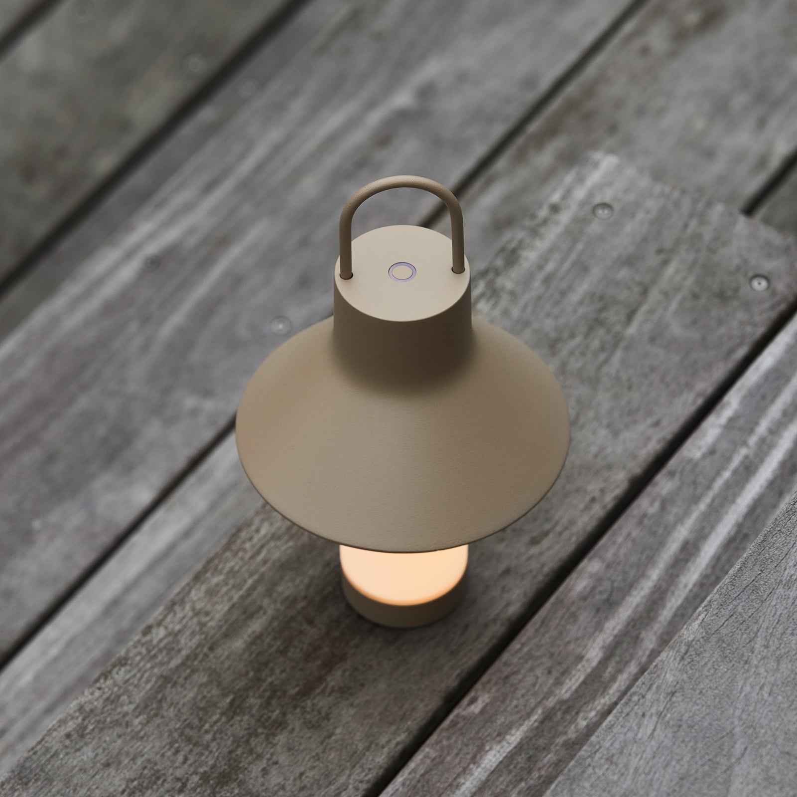 LED bordlampe Shadow Small oppladbar beige IP65 sideprofil