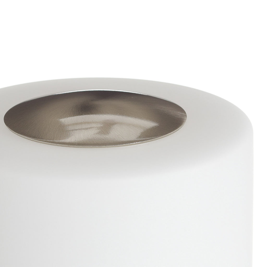 LED bordlampe Simi dimbar berøringsdimmer nikkel montert i rom