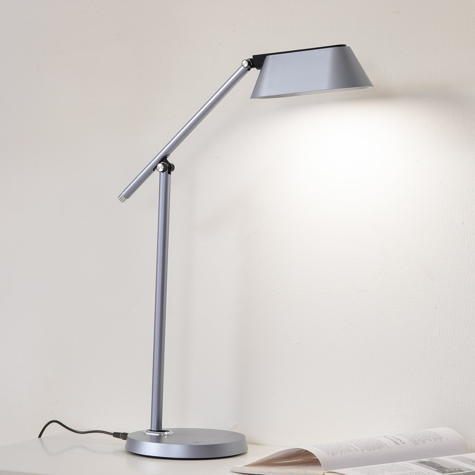 LED bordlampe Thies dimbar grå aluminium forfra