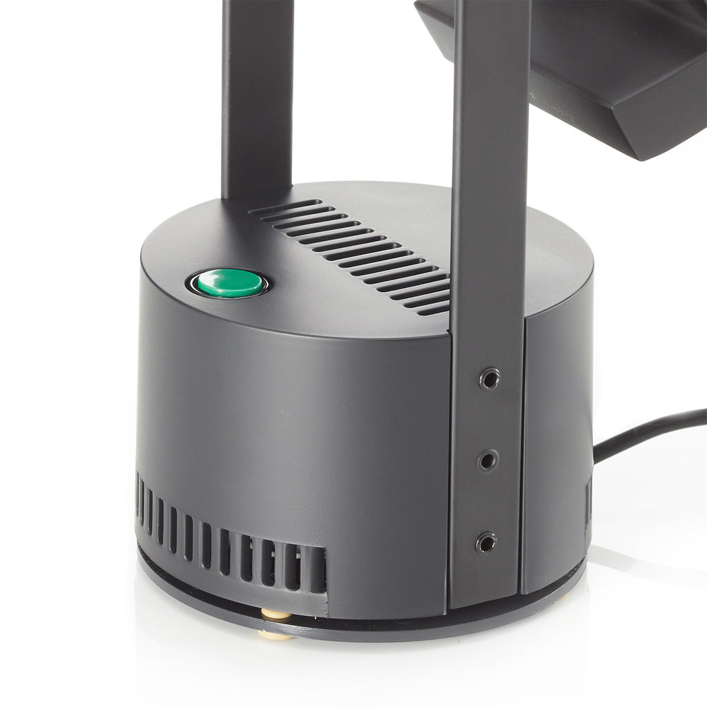 Sideprofil av LED bordlampe Tizio dimbar svart aluminium 3000K
