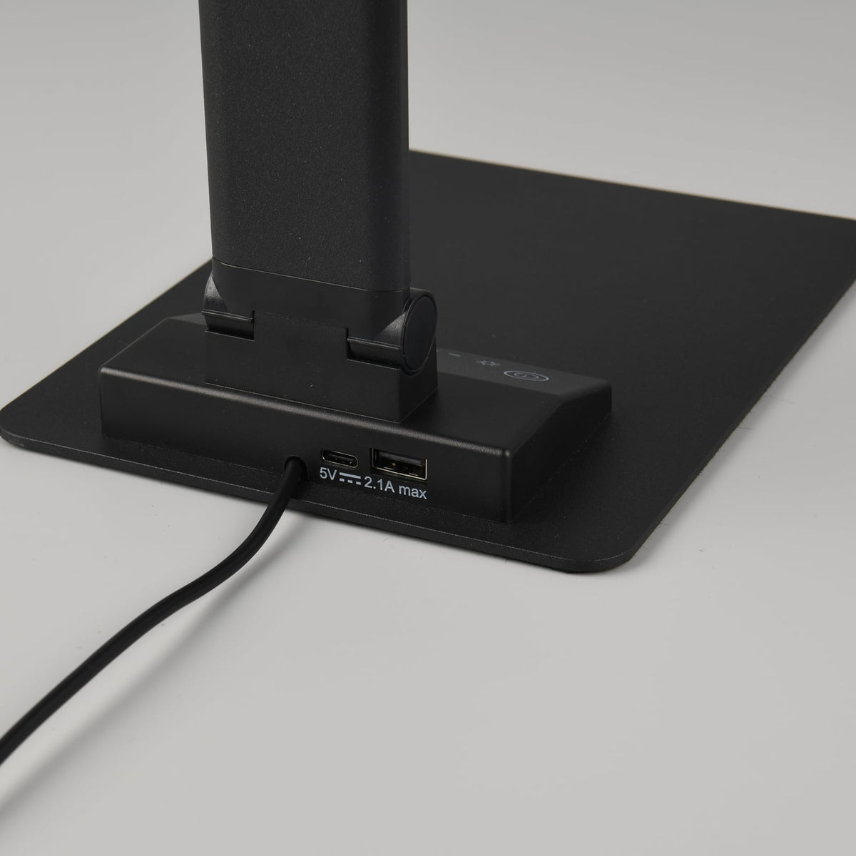 LED bordlampe Travis dimbar CCT touch USB svart matt lampe i profil