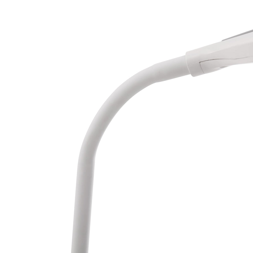 LED bordlampe Valtaria dimbar hvit CCT 7,2W lys i bruk