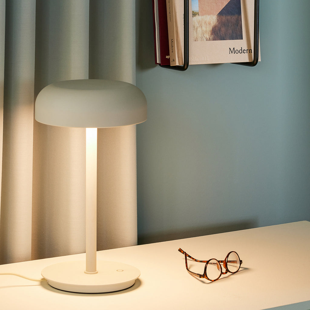 LED bordlampe Velo dimbar sandbeige detalj