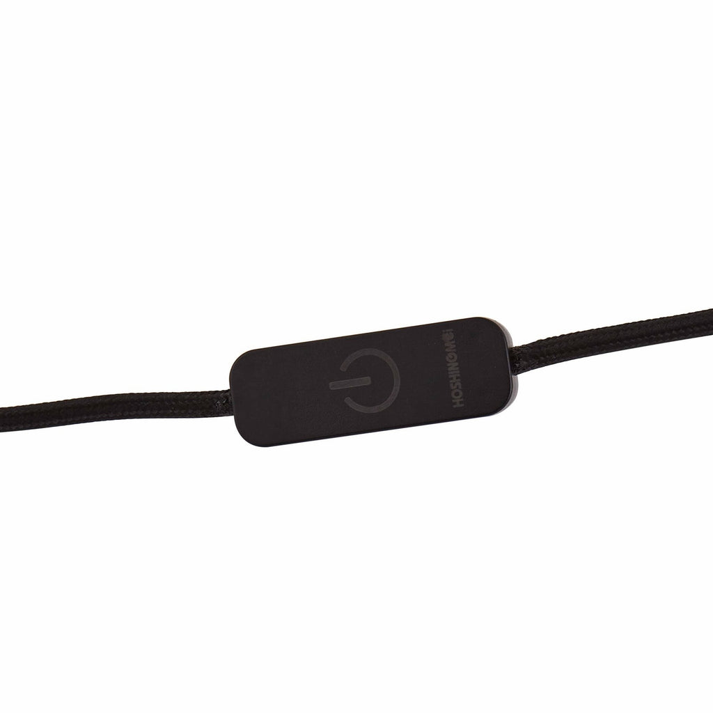 LED bordlampe Yekta dimbar messingfarget Ø30 cm lys i bruk