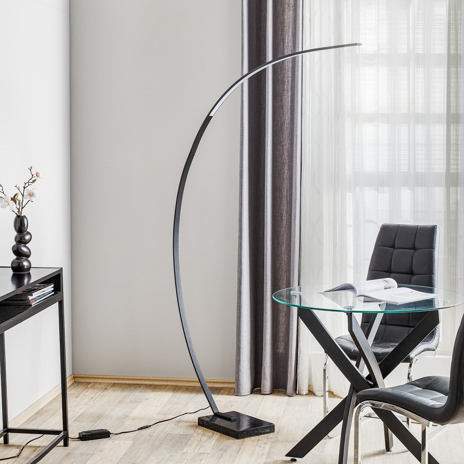 LED buegulvlampe Bangkok svart matt marmor bakside