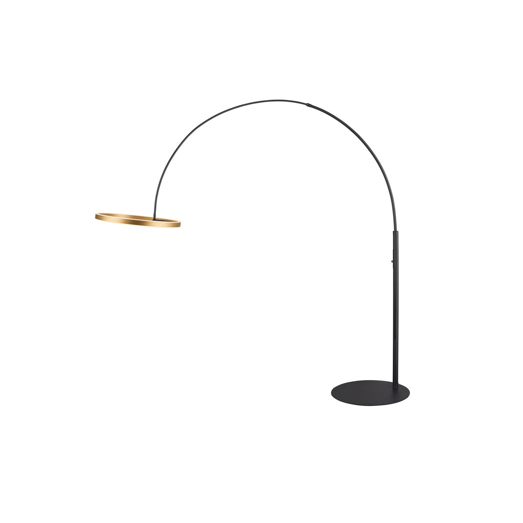 LED buegulvlampe One Bow FL svart/messing montert i rom