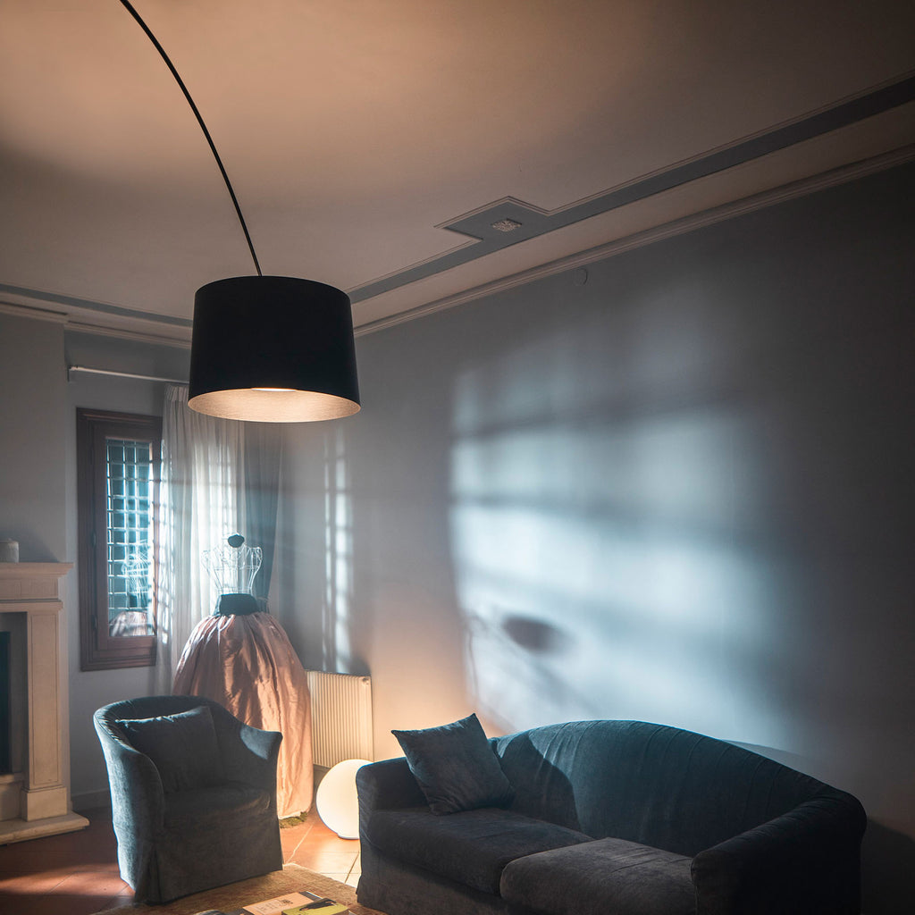Detalj av lampehode på LED buegulvlampe TwiggyElle MyLight CCT dimbar svart