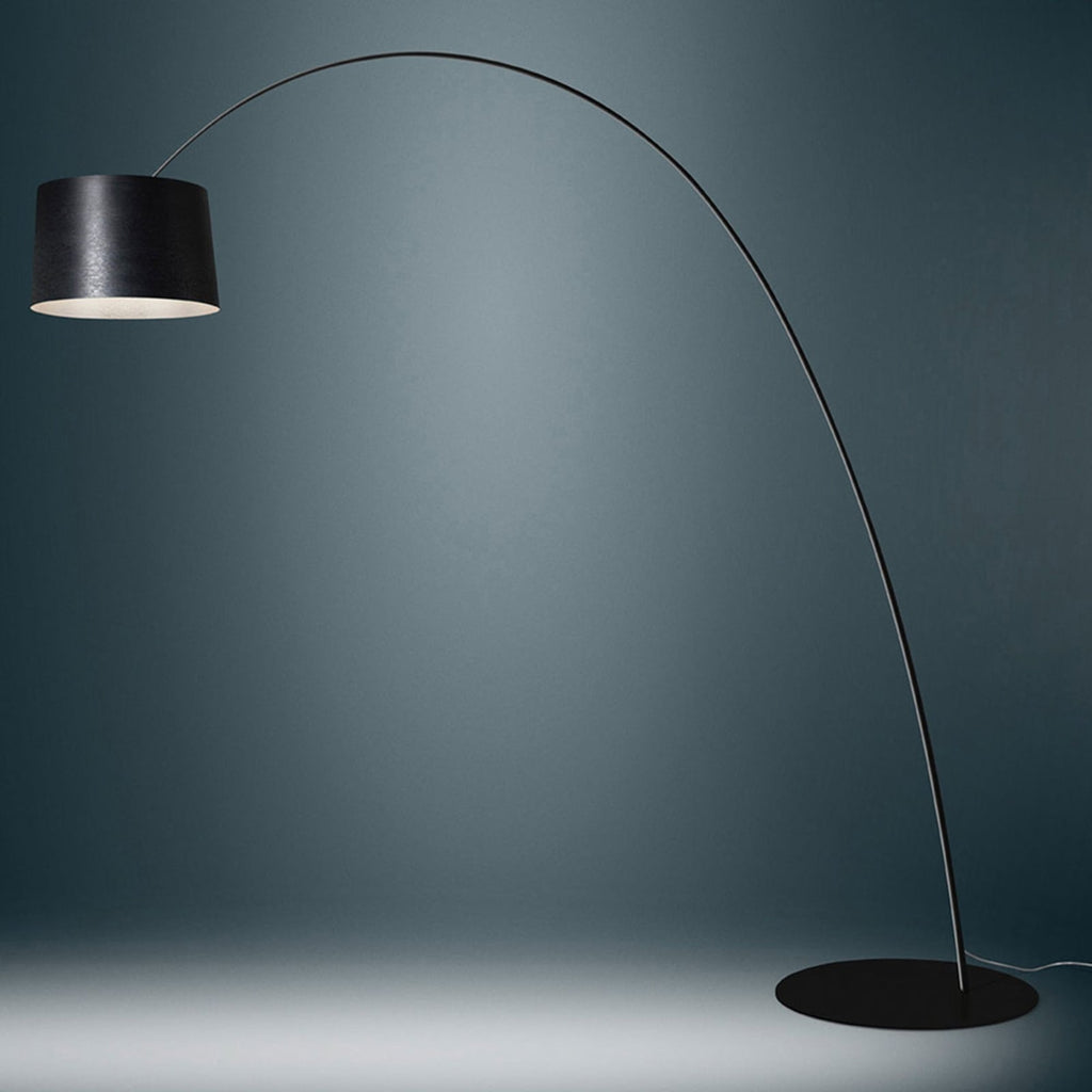 Nærbilde av aluminium og glassfiber på LED buegulvlampe TwiggyElle MyLight CCT dimbar svart