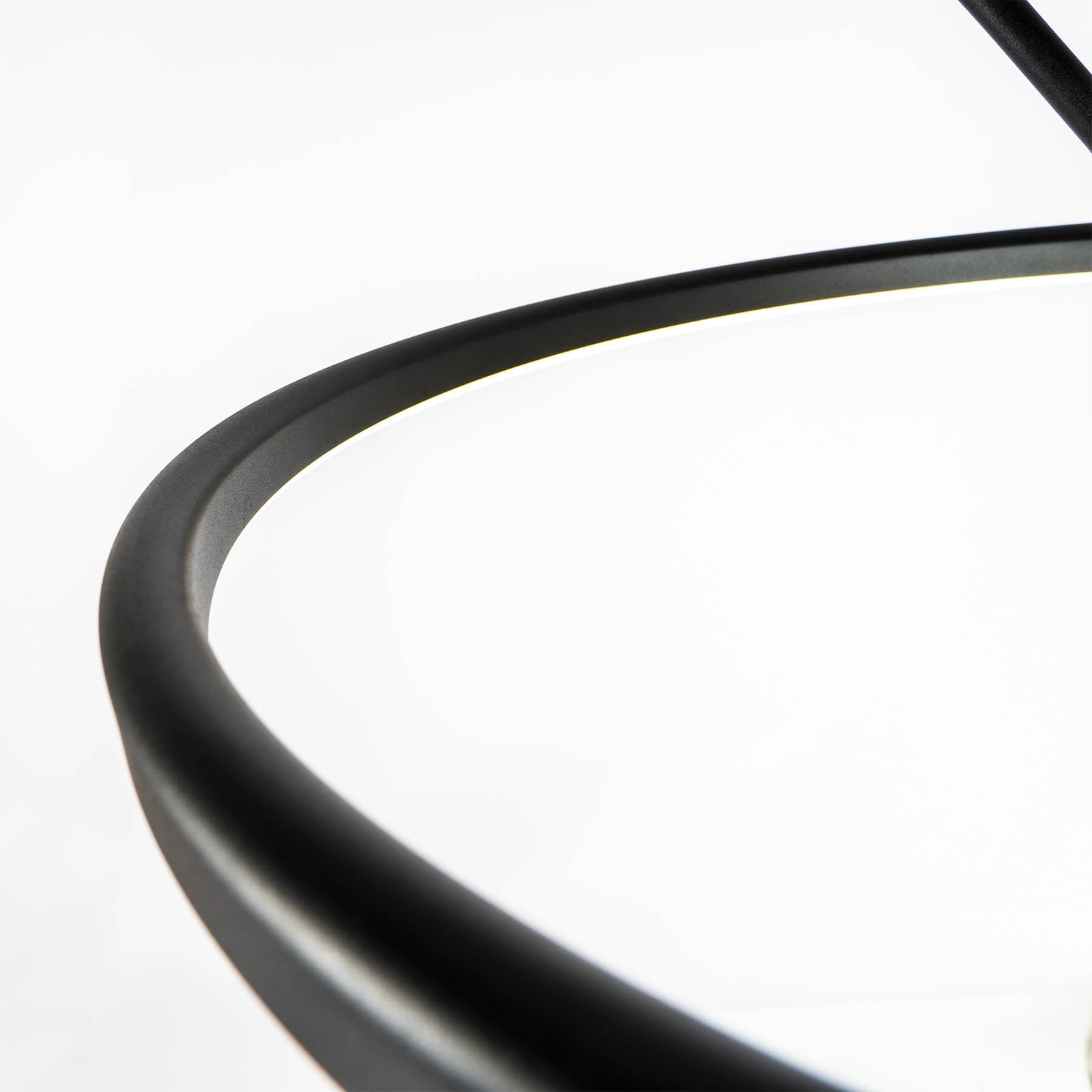 LED buegulvlampe Virvera rund svart aluminium Ø60 cm sideprofil
