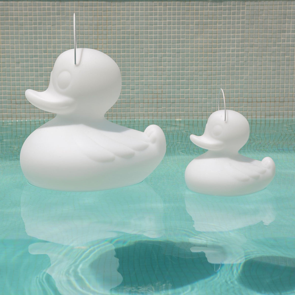 LED dekorasjonslampe DUCK-DUCK S dimbar RGB IP68 hvit bakside