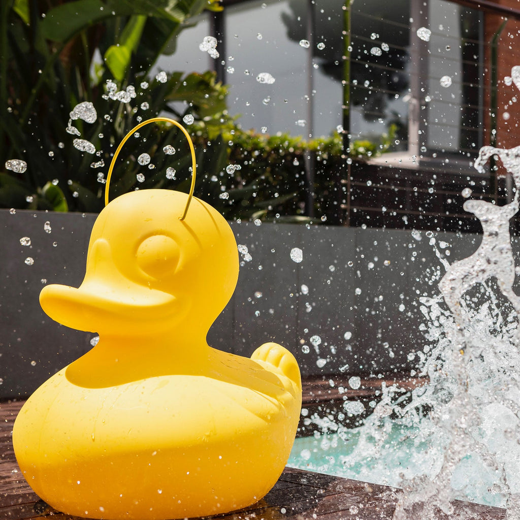 Nærbilde av LED dekorasjonslampe DUCK-DUCK XL dimbar RGB IP68 gul
