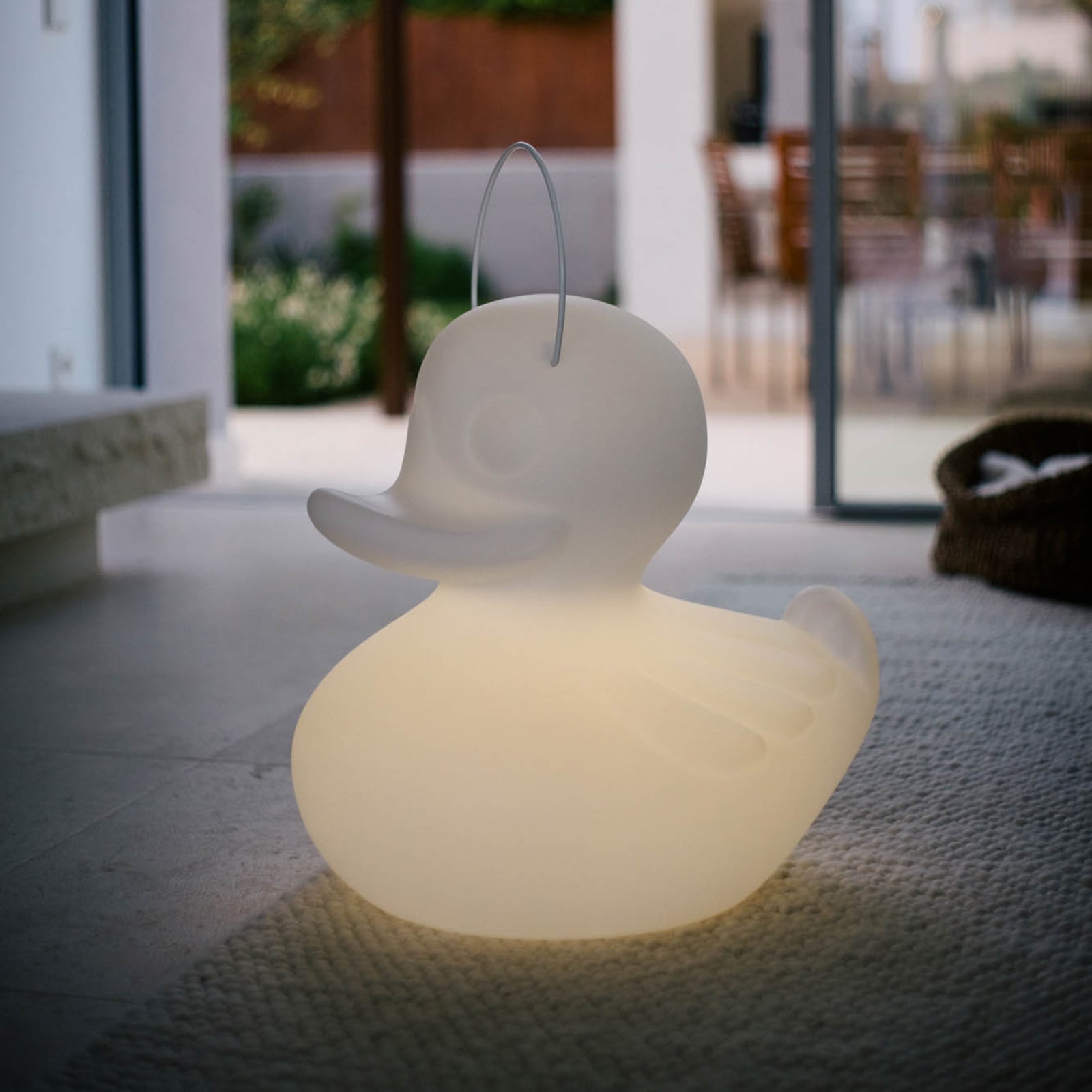 Detalj av LED dekorasjonslampe DUCK-DUCK XL dimbar RGB IP68 hvit