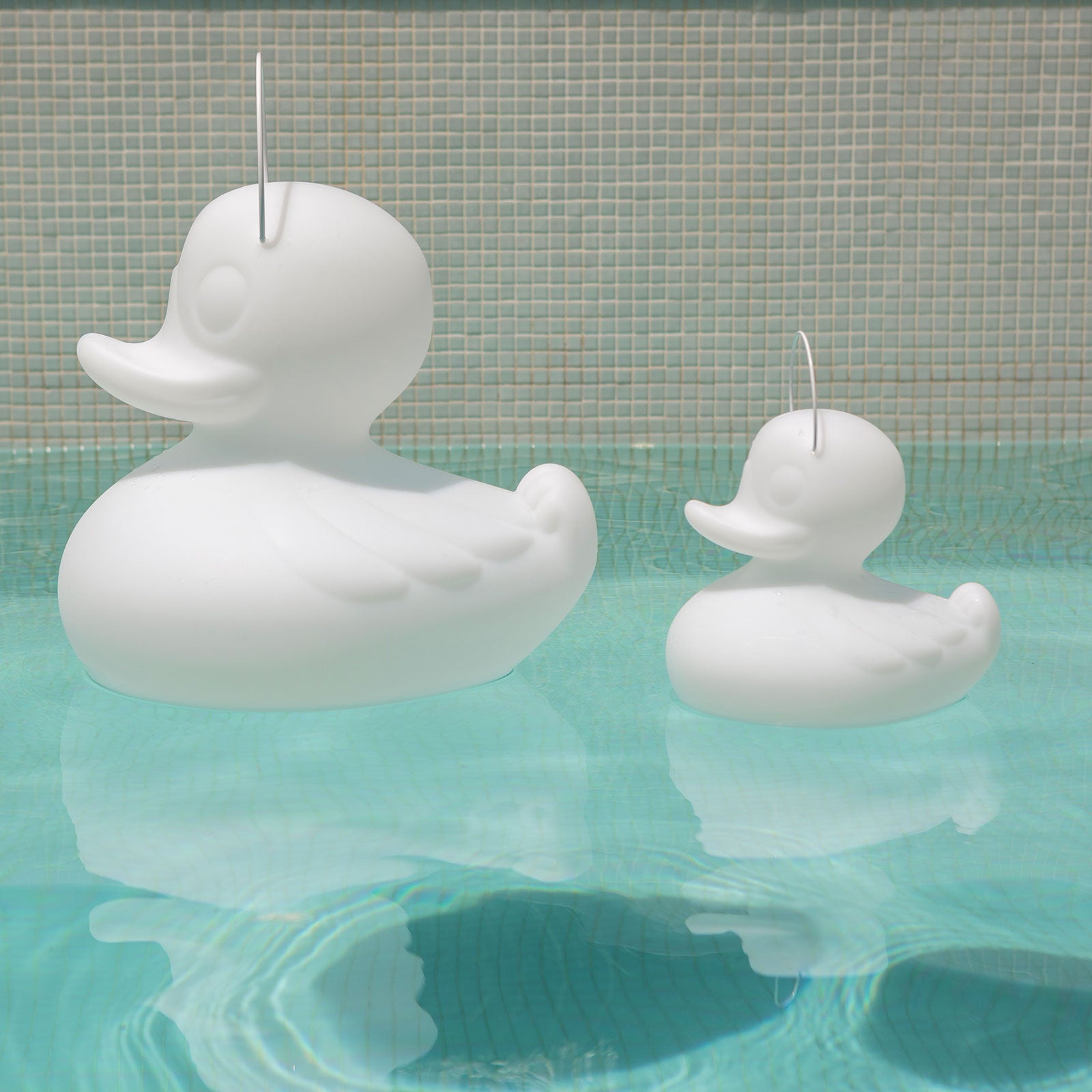 LED dekorasjonslampe DUCK-DUCK XL dimbar RGB IP68 hvit - Goodnight Light