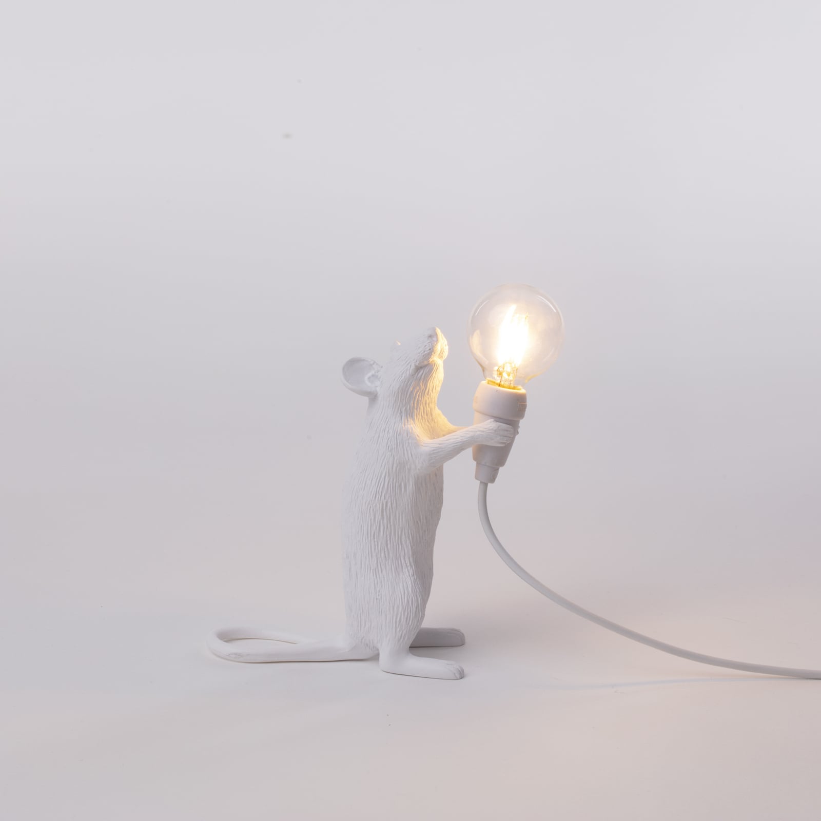 Detalj av LED dekorasjonslampe Mouse Lamp stående hvit USB