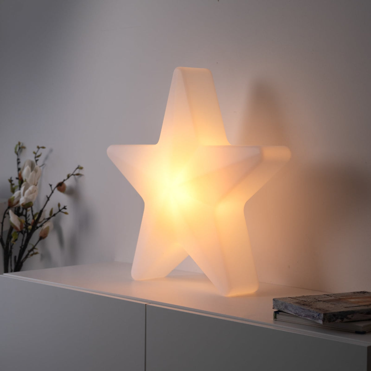 LED-dekorasjonslampe stjerne oppladbar H55 cm RGBW IP44 forfra