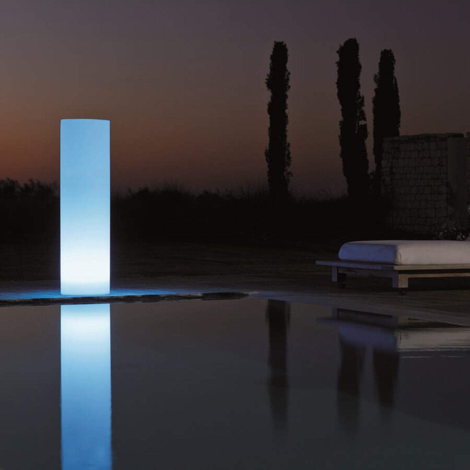 LED dekorasjonslampe Tower RGB oppladbar H70 cm IP68 detalj av lys