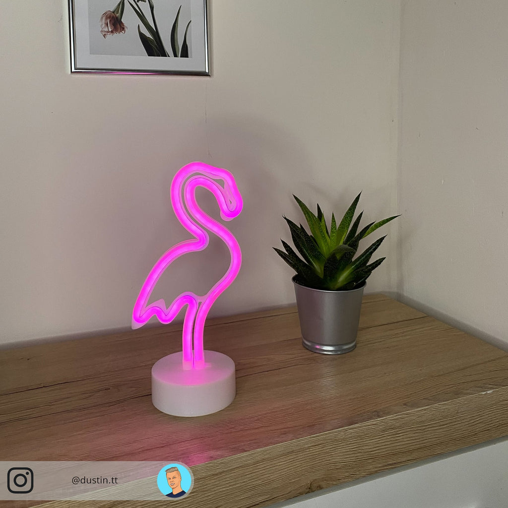 LED dekorlampe Flamingo rosa batteri nærbilde av bryter