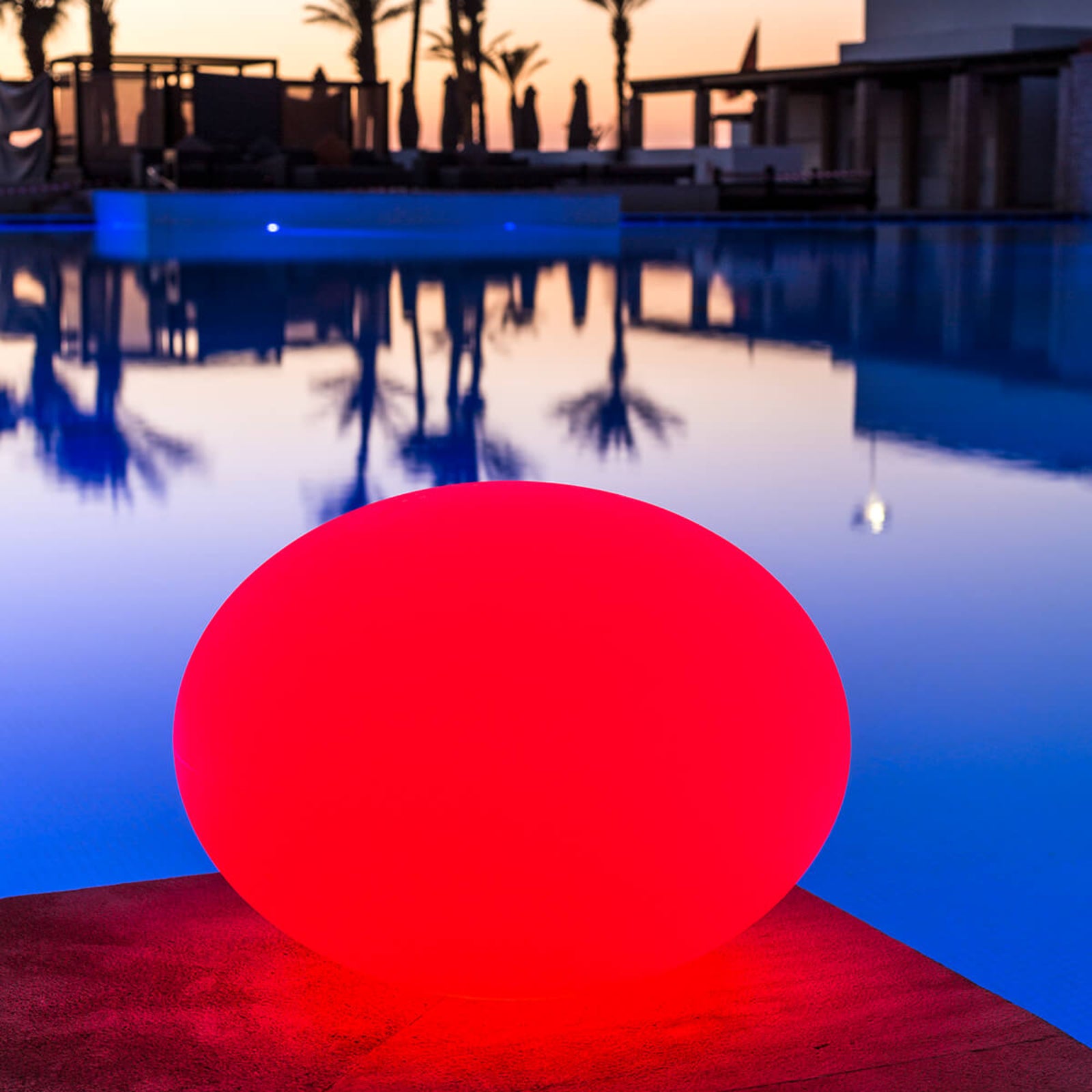 LED-dekorlampe Flatball L med app-styring