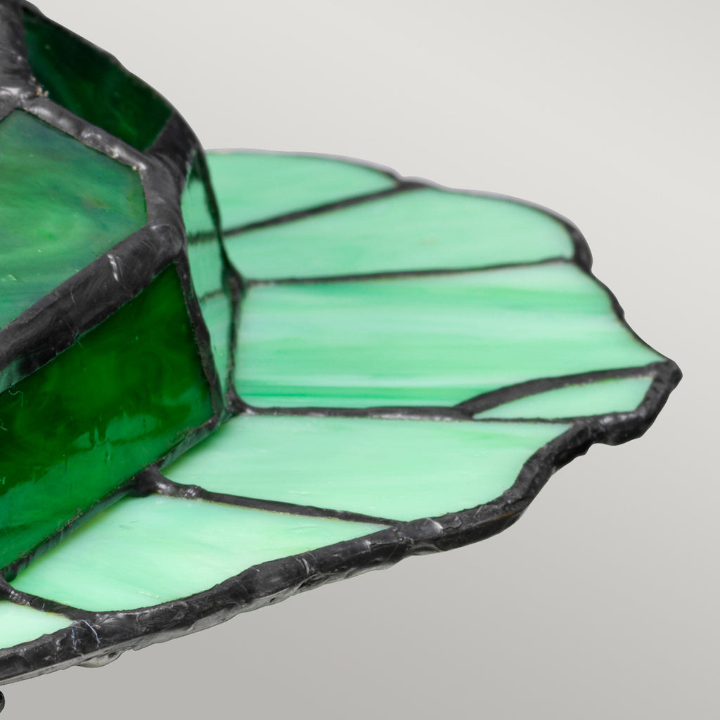 LED dekorlampe Frog tiffany-stil glass grønn G9 - Elstead montert i interiør