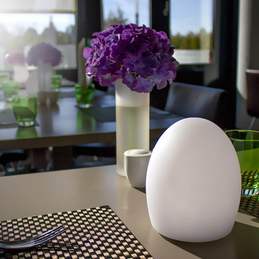 LED dekorlampe Point med batteri RGB dimbar IP68 montert utendørs