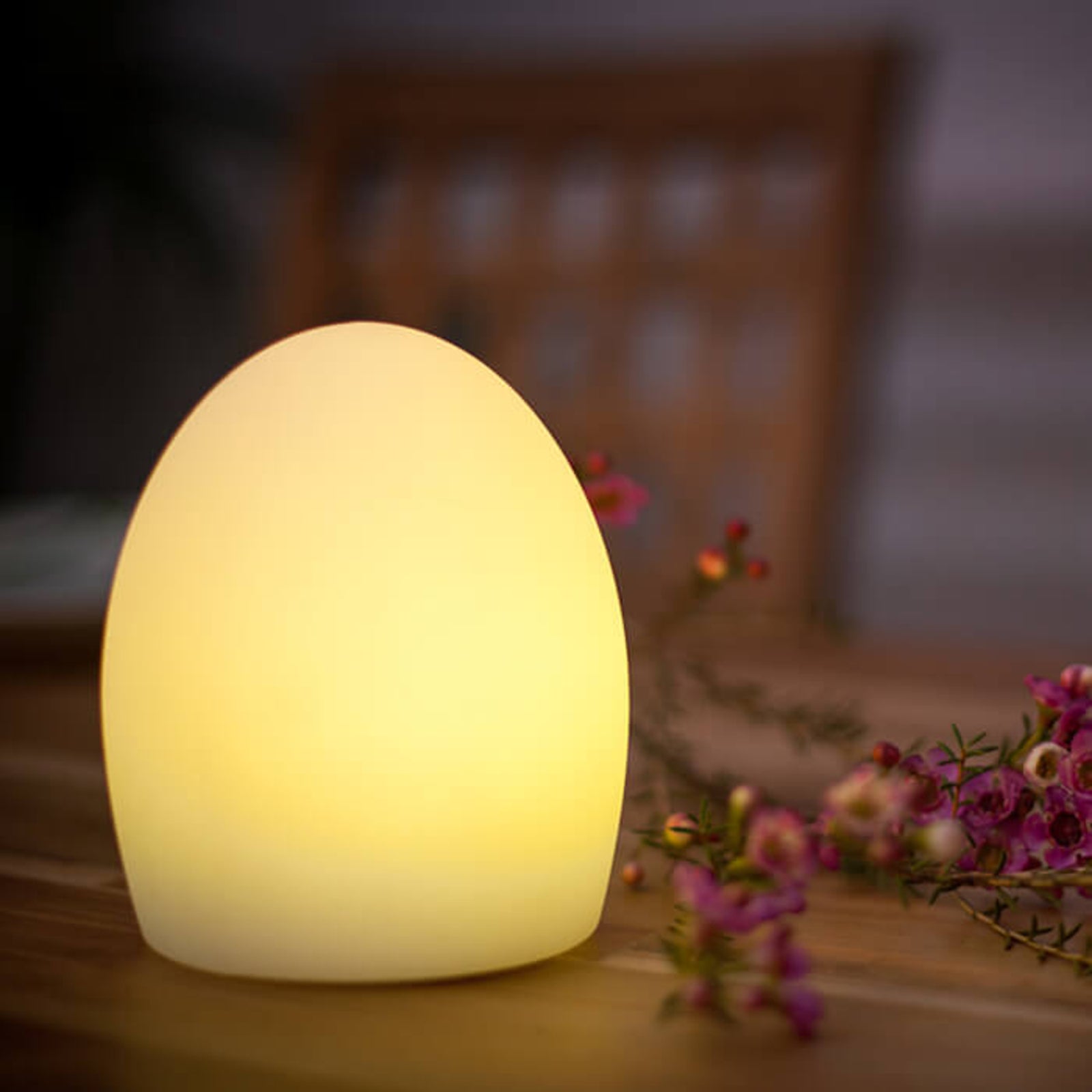 LED dekorlampe Point med batteri RGB dimbar IP68 på induksjonsladestasjon