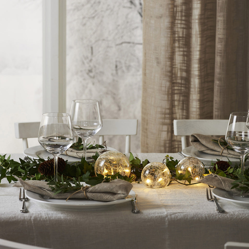 Detalj av LED dekorlys Triss glass transparent 3 kuler