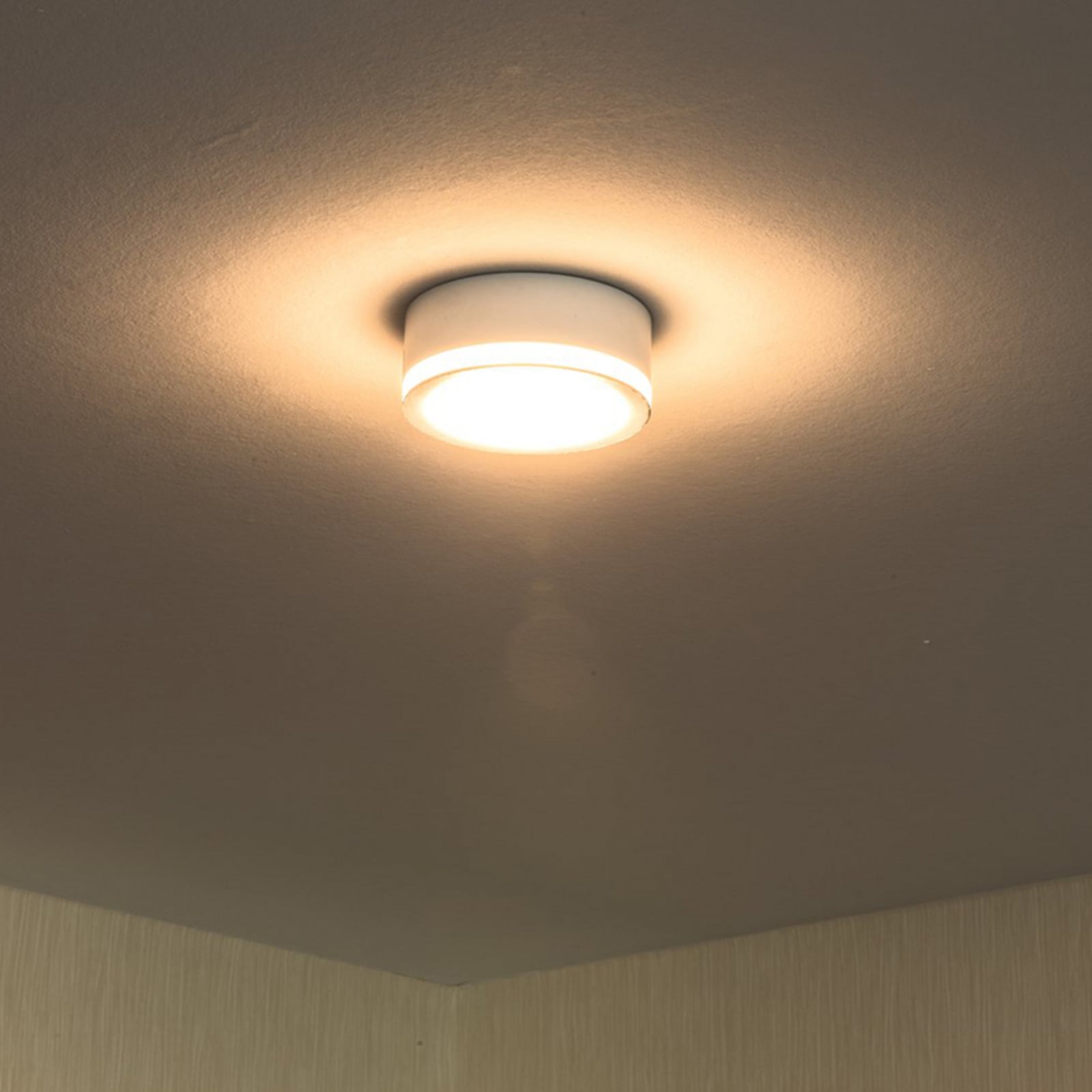 LED-downlight Aurora hvit aluminium detalj av lyskrans