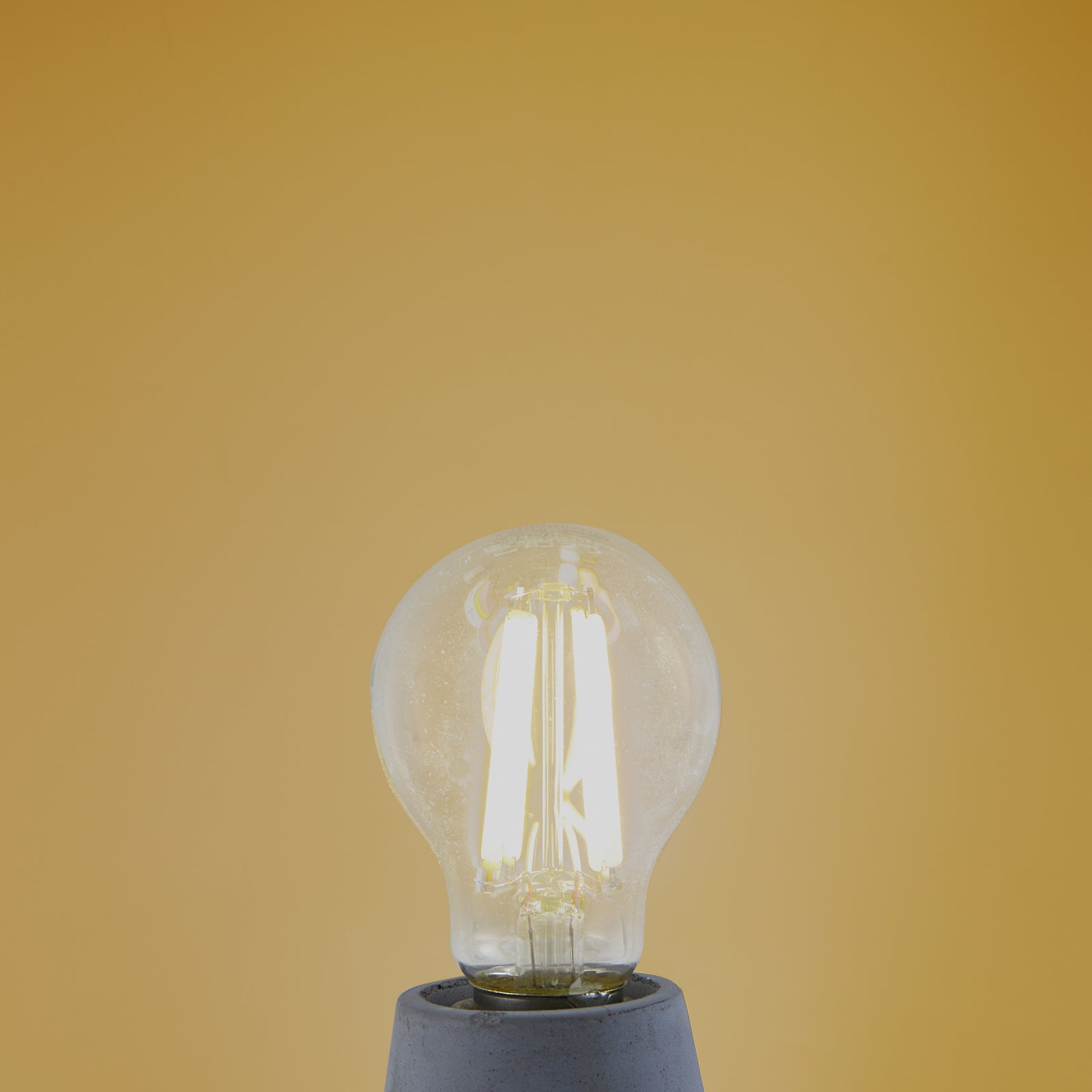 Montert LED filamentpære E27 7,2W 1521lm 4000K nøytralhvit klar - Arcchio i lampe