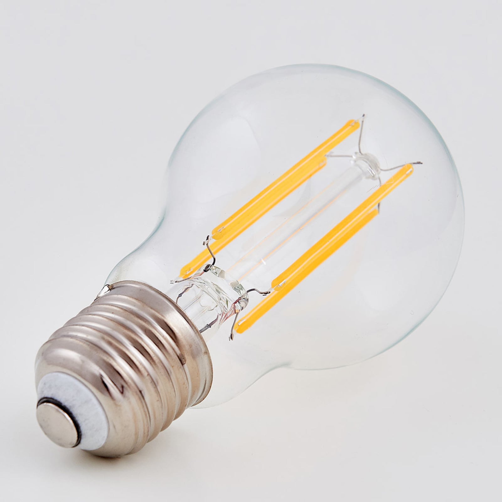 Montert LED filamentpære E27 7W 806 lm klar varmhvit 2700K - Lindby