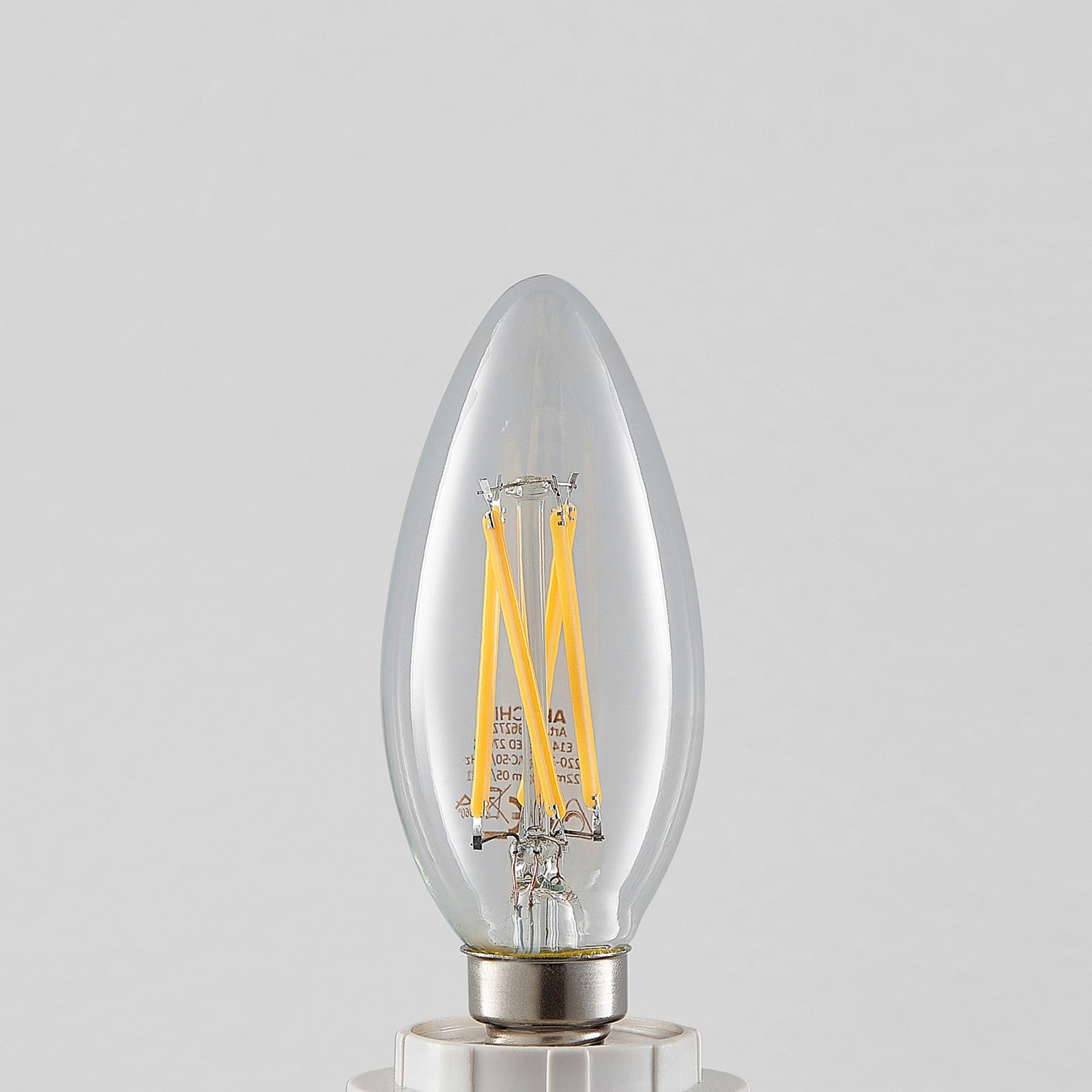 LED filamentpære E14 kronelysform 4W 2700K dimbar 3-pack detalj av sokkel