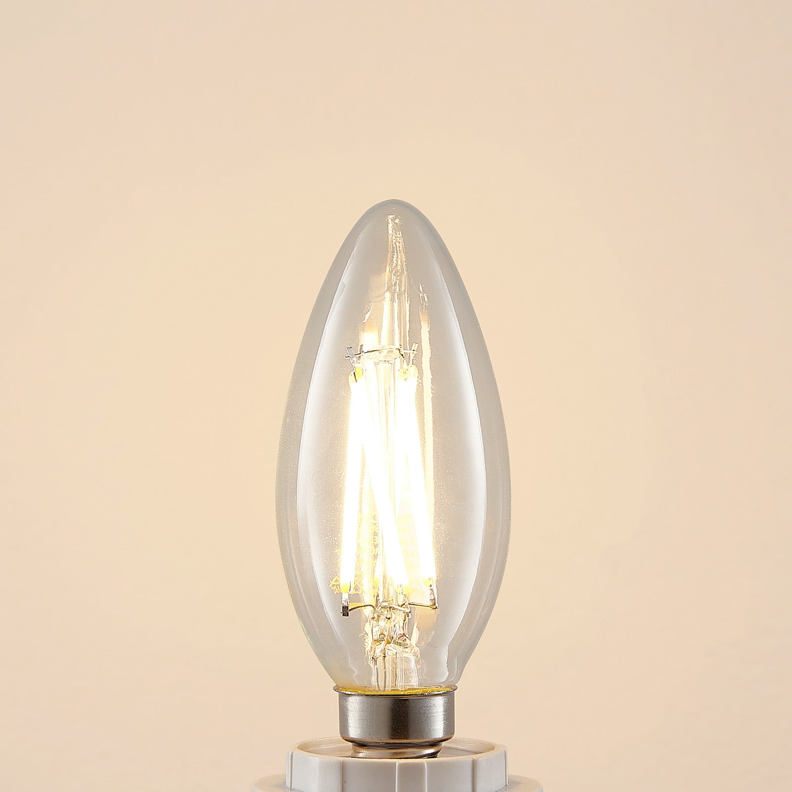 Nærbilde av LED filamentpære E14 kronelysform 4W 2700K dimbar klar Arcchio