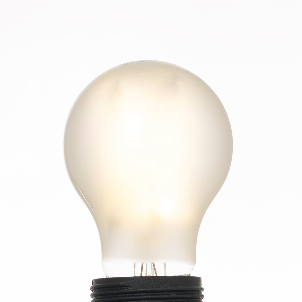 LED filamentpære E27 2,2W 3000K matt opal Arcchio nærbilde av filament