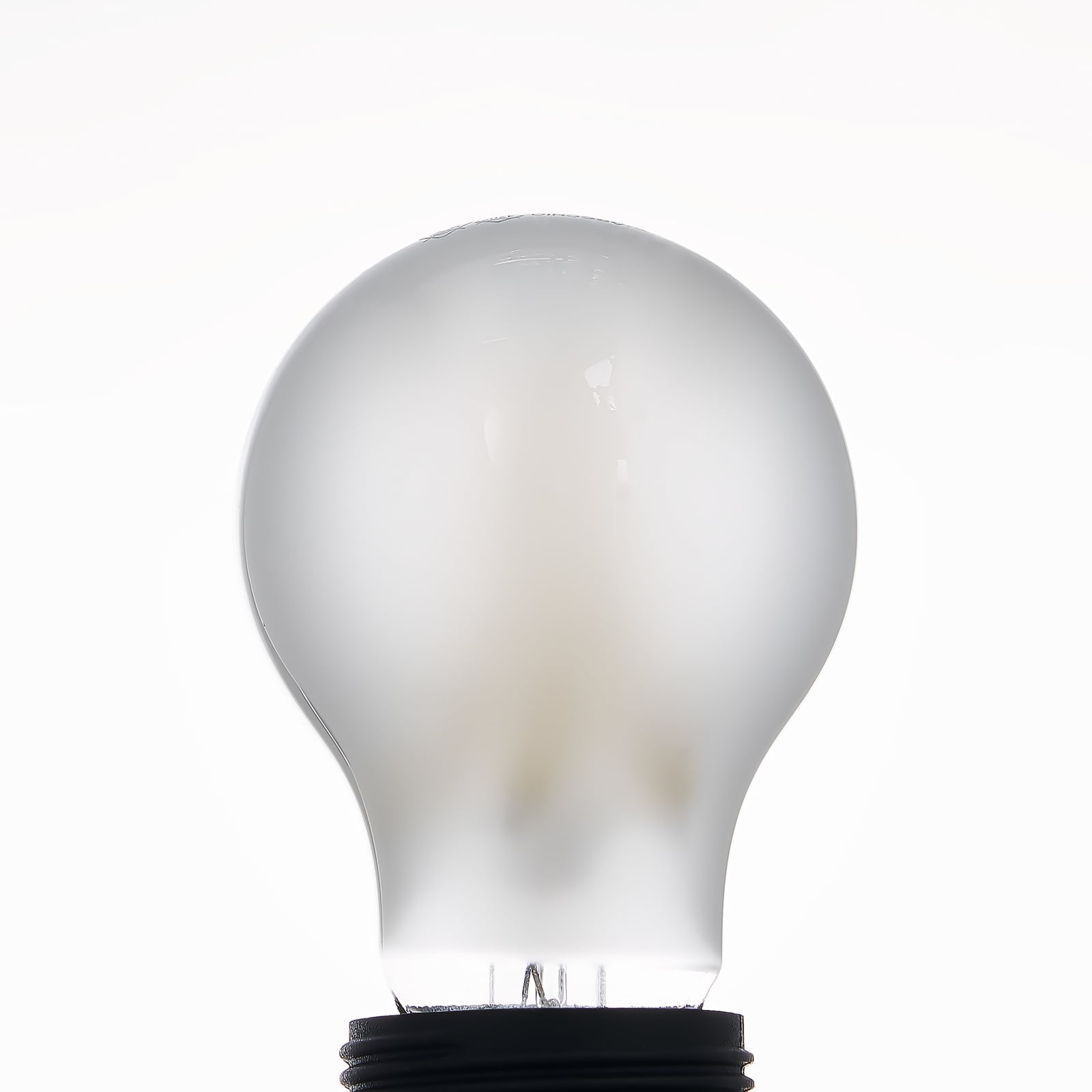 LED filamentpære E27 3,8W 2700K matt opal - Arcchio lysfordeling