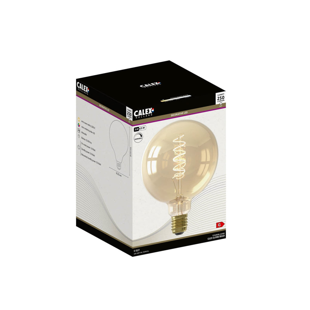 Nærbilde av LED filamentpære E27 3,8W G125 gull 2100K dimbar filament