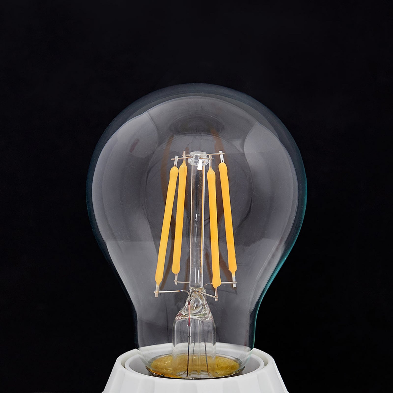 LED filamentpære E27 4W 470 lm klar varmhvit 2700K bakside