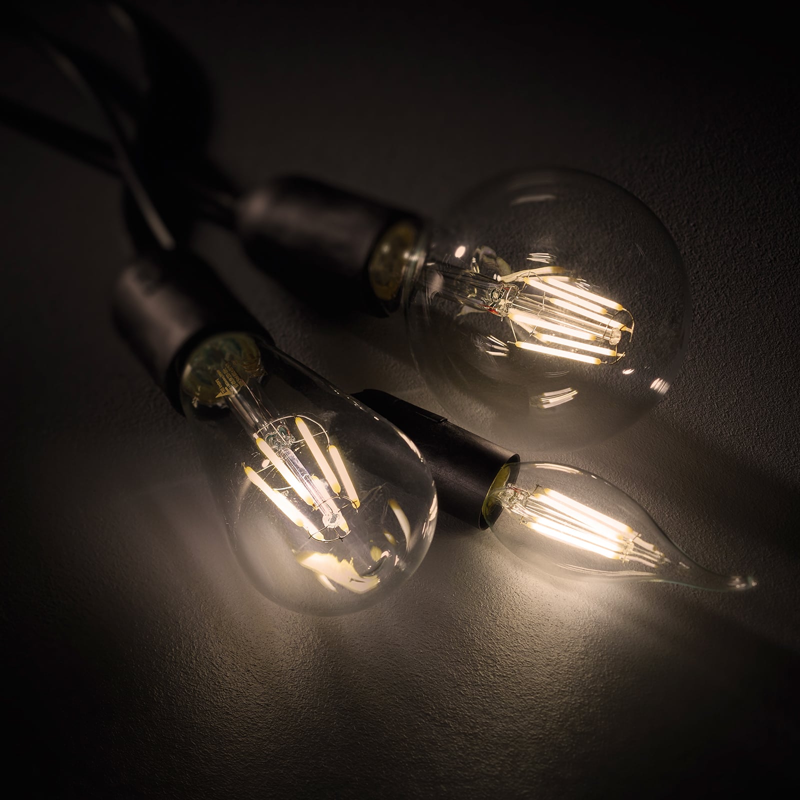 LED filamentpære E27 8W 2700K dimbar med bryter klar detaljbilde