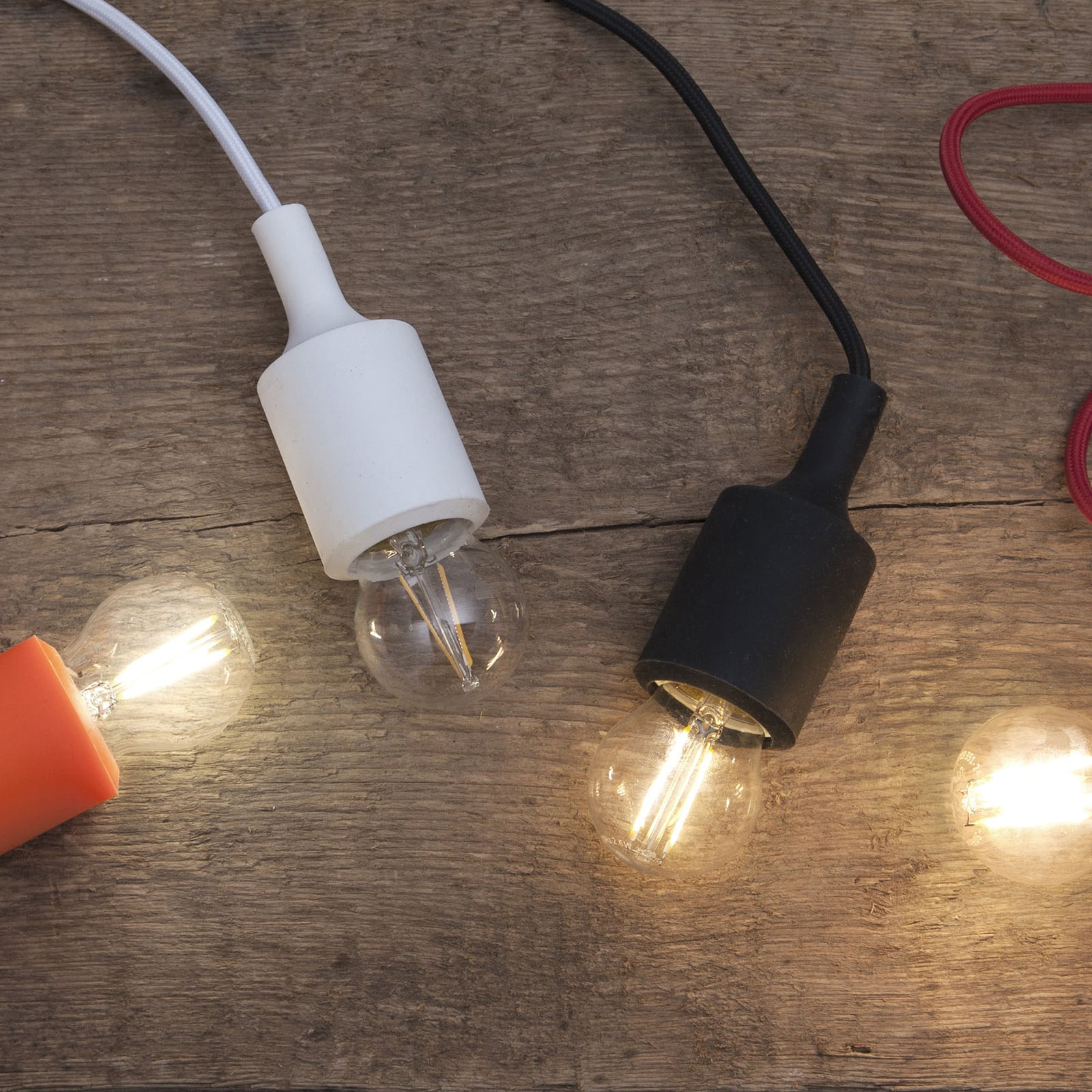 LED filamentpære E27 G45 kuleform 2W 2700K klar STAR TRADING bakside
