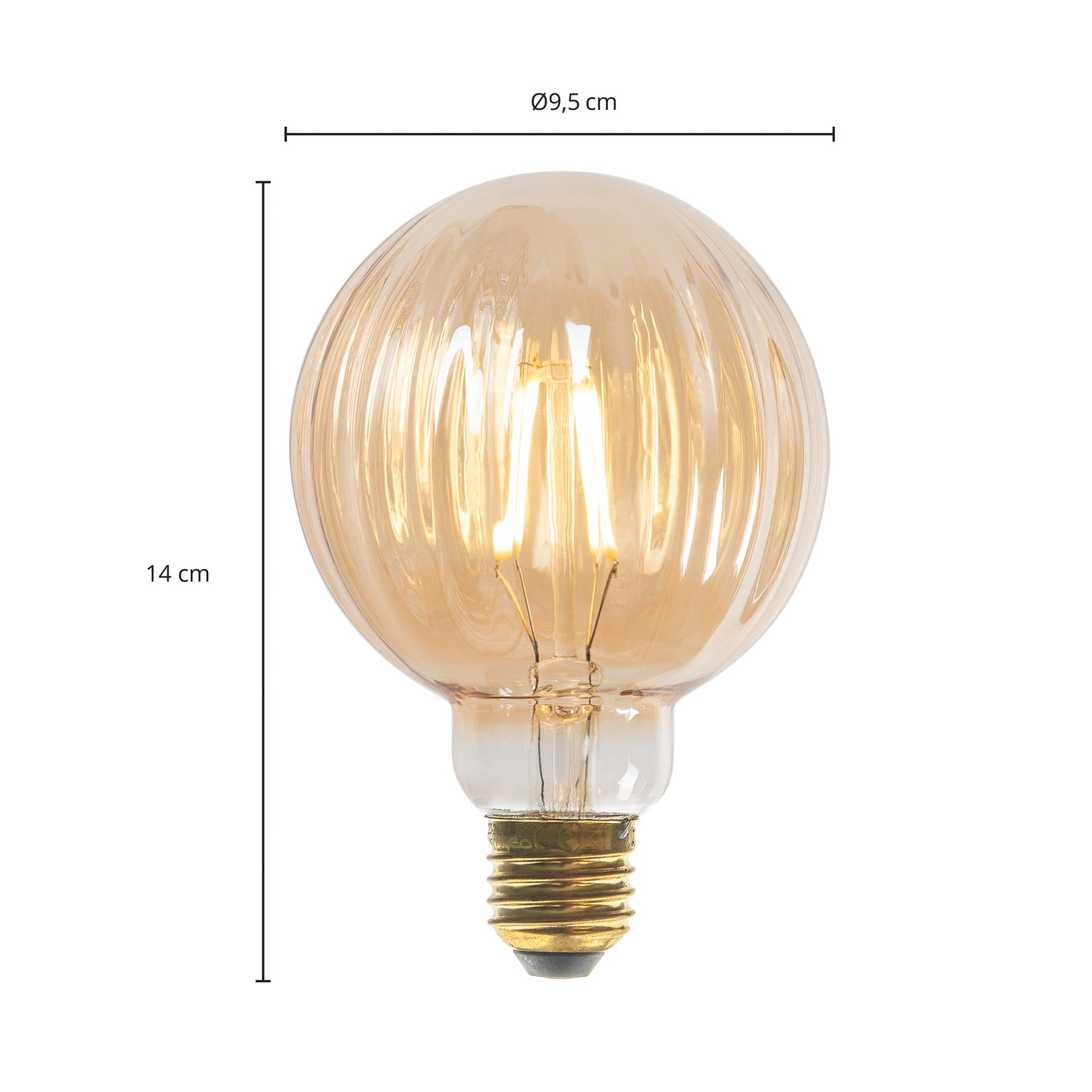 LED filamentpære E27 G95 3,8W 2700K dimbar amber montert i lampe