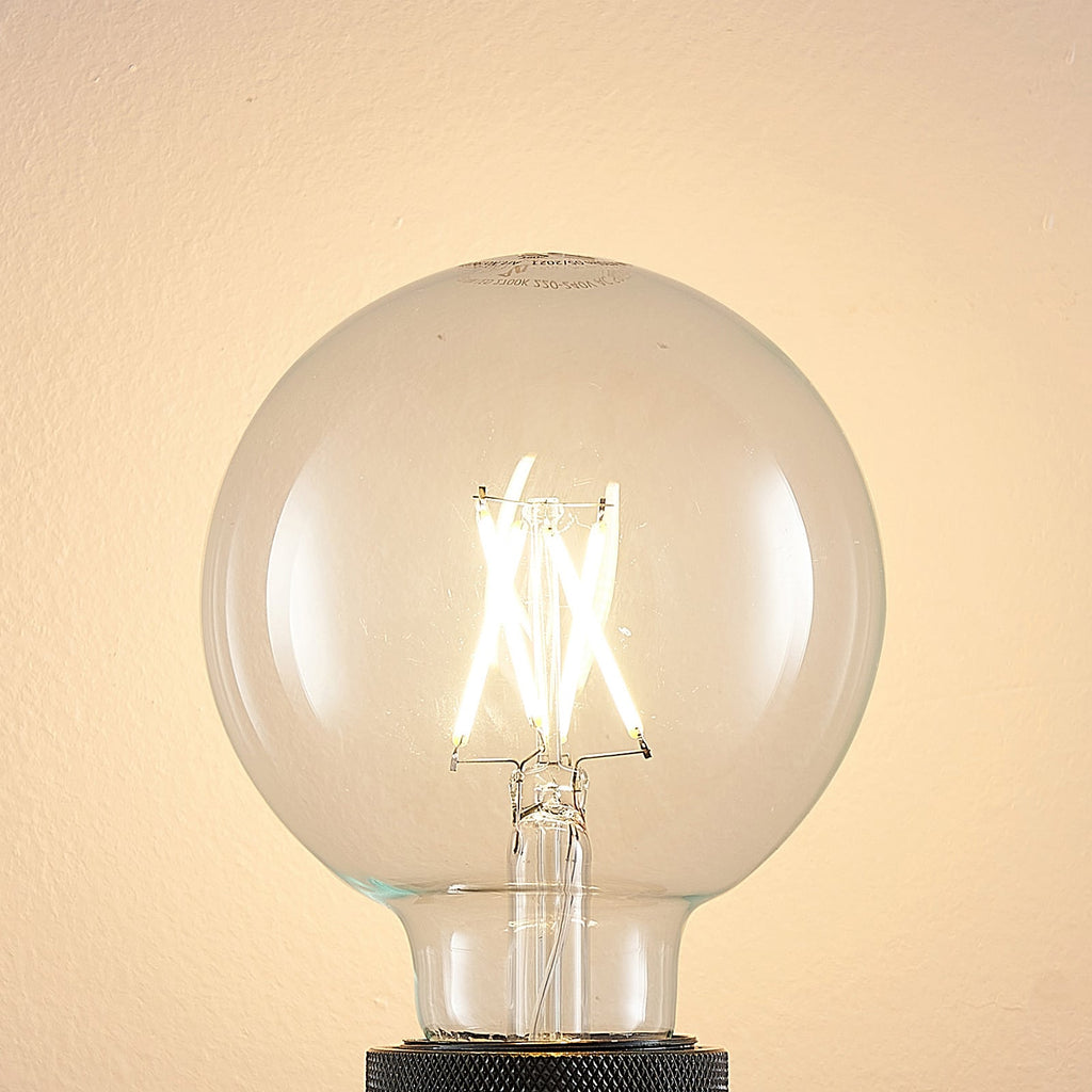 Nærbilde av LED filamentpære E27 G95 globe 4W dimbar klar 2700K - Arcchio