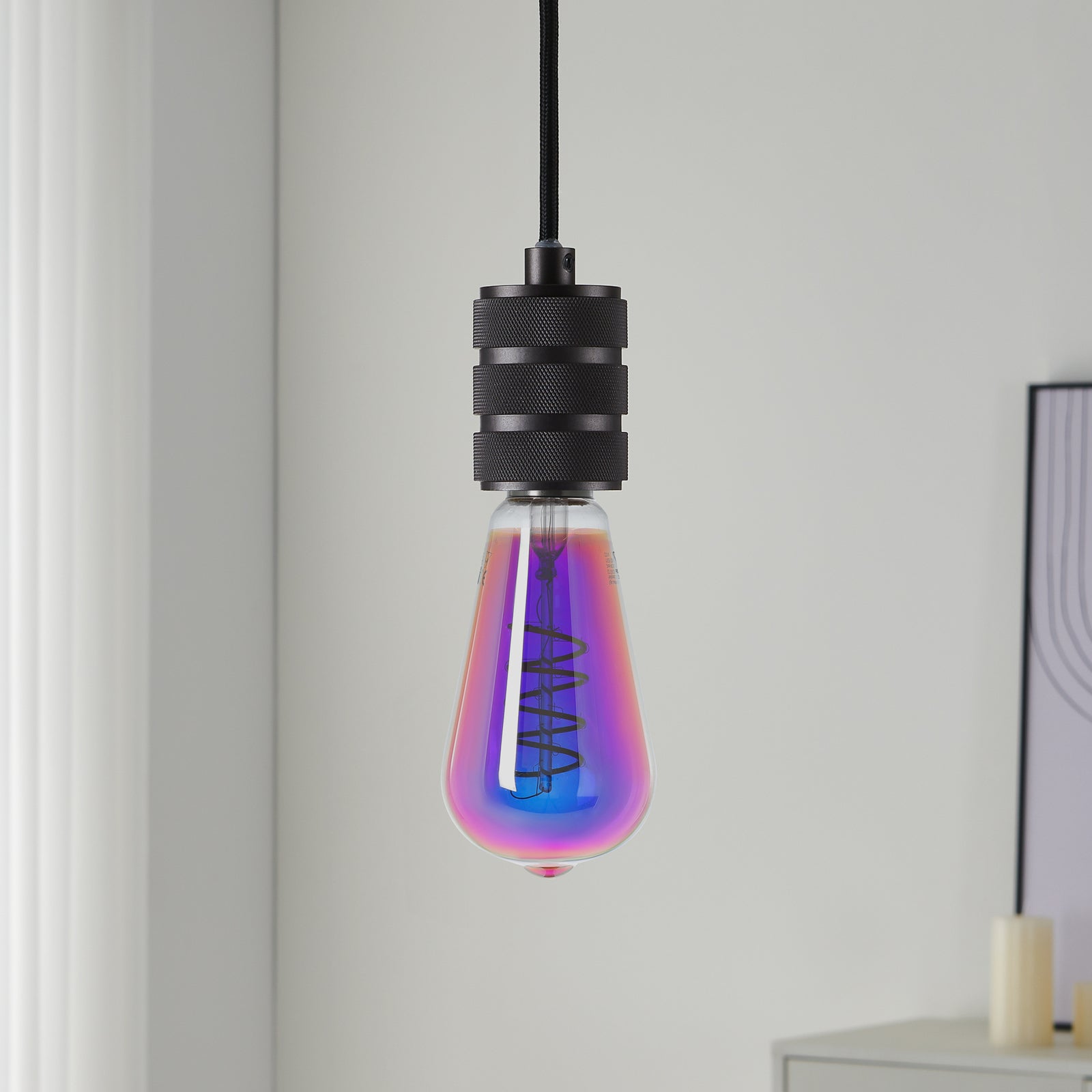 Montert LED filamentpære E27 ST64 4W 2000K dimbar iriserende