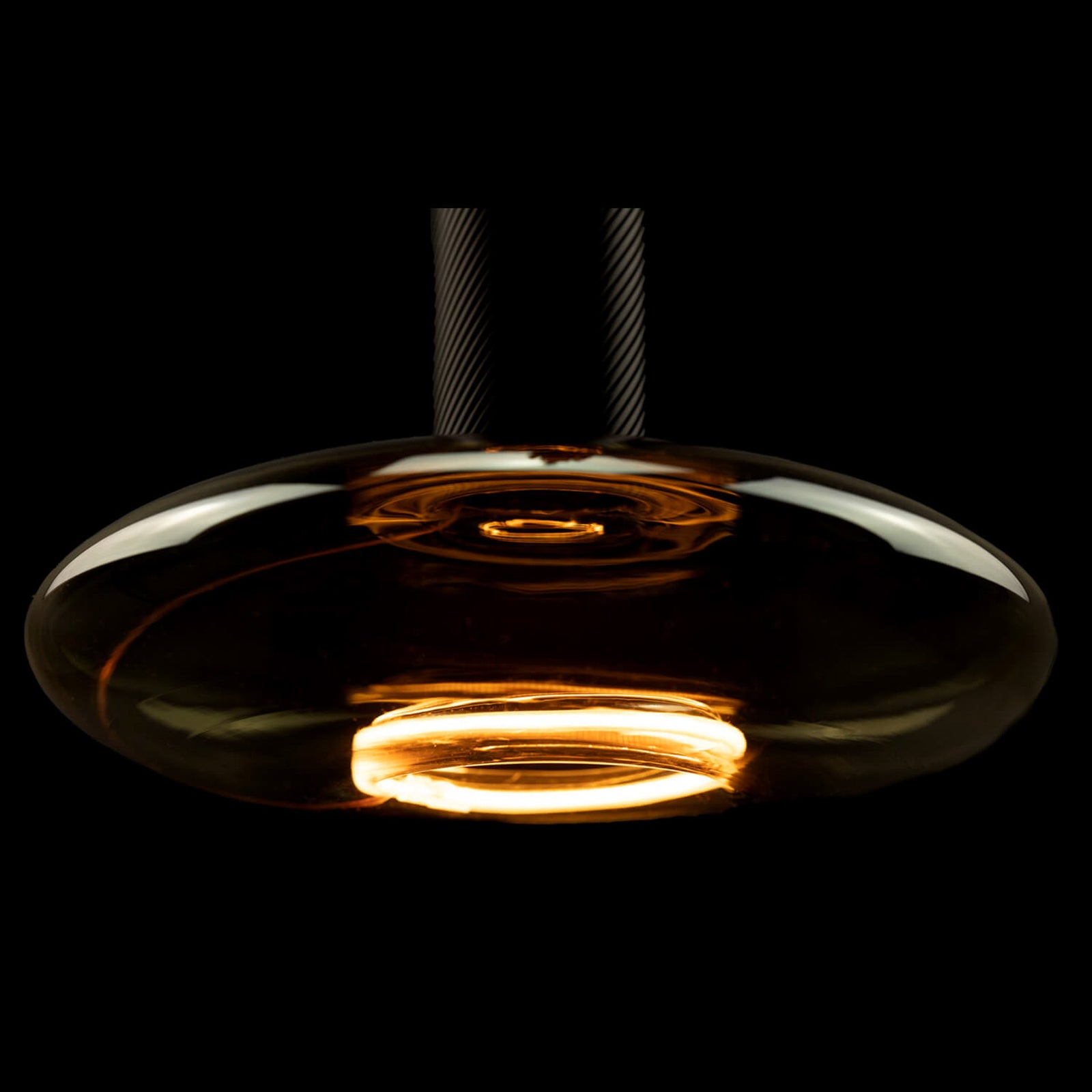 Detaljbilde av LED filamentpære Floating Ufo E27 4W dimbar røykgrå