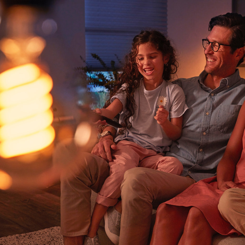 LED filamentpære globe G93 E27 7,2W 2100K dimbar - Philips Hue med app-styring