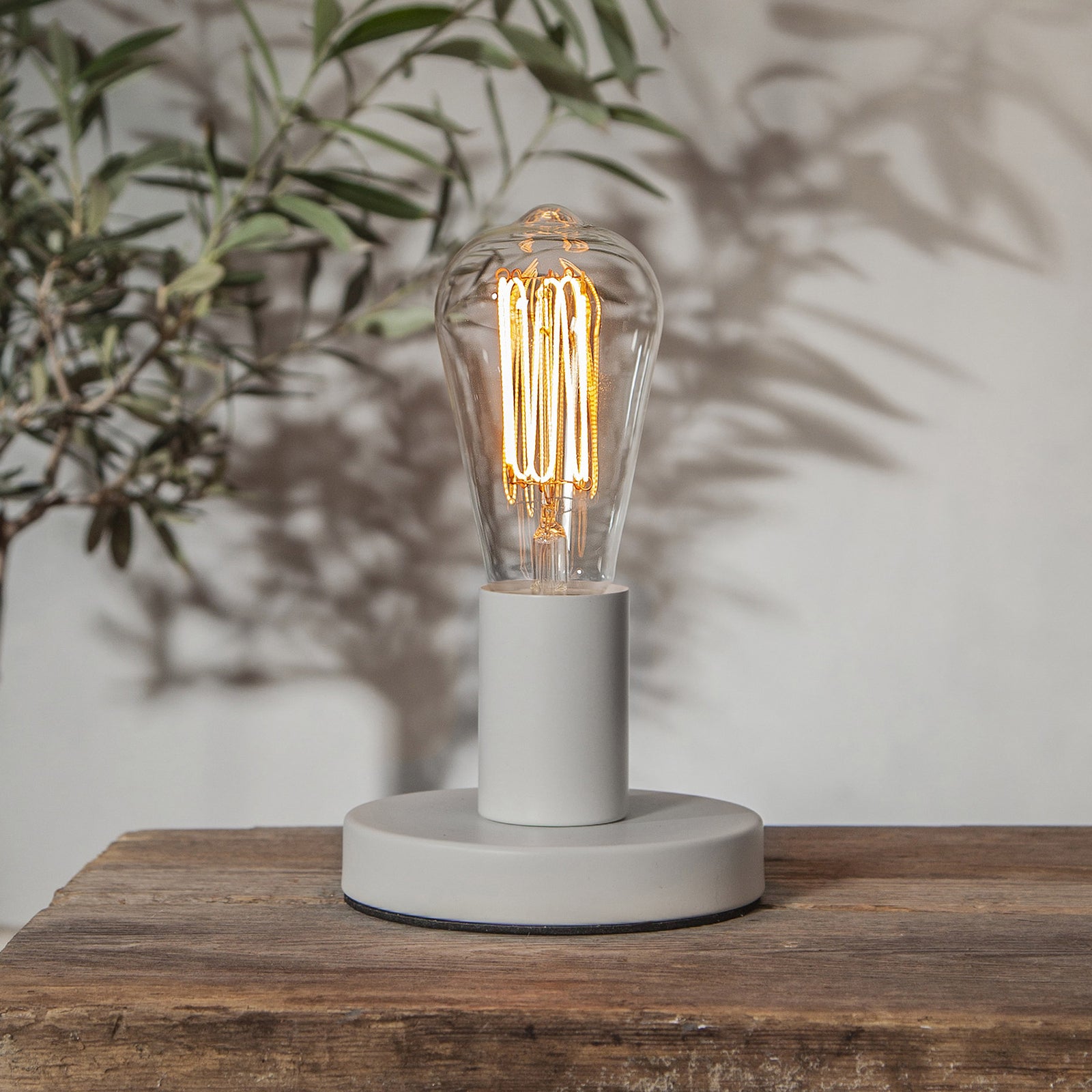 LED filamentpære ST64 E27 3,8W 1800K dimbar klar forfra