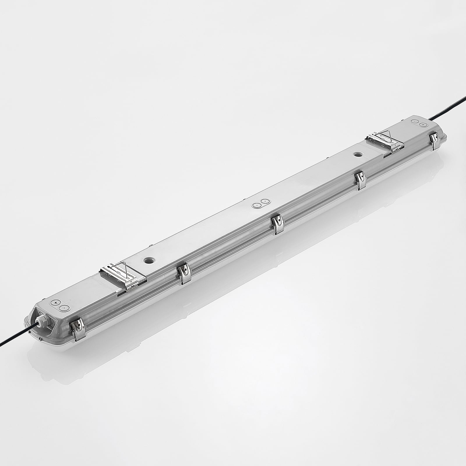 Detalj av LED fuktroms-armatur Rao 121,5 cm 34W IP65 hvit