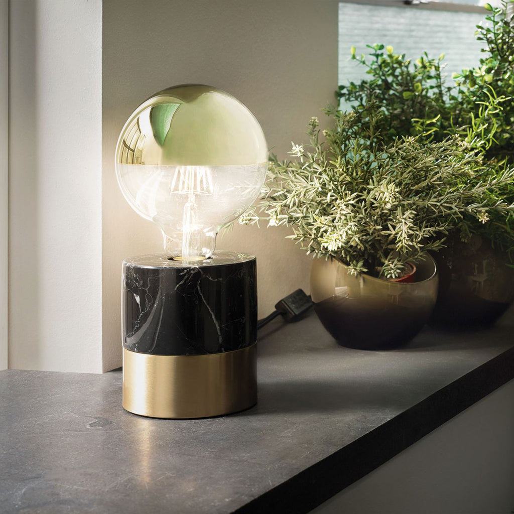 Montert LED-globepære E27 G125 6,5W 2700K toppspeilet gull dimbar i lampe