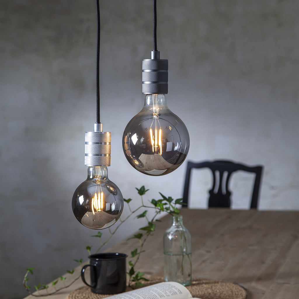 Detalj av LED globepære E27 Ø125 mm 1,8W 2100K røykfarget