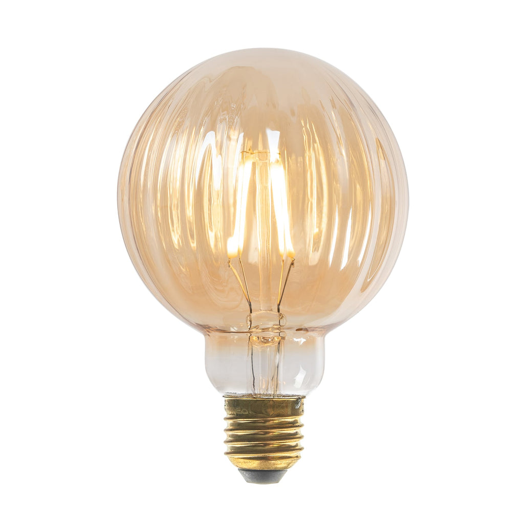 LED globepære E27 3,8W 2700K dimbar amber rillemønster - Lucande bakside