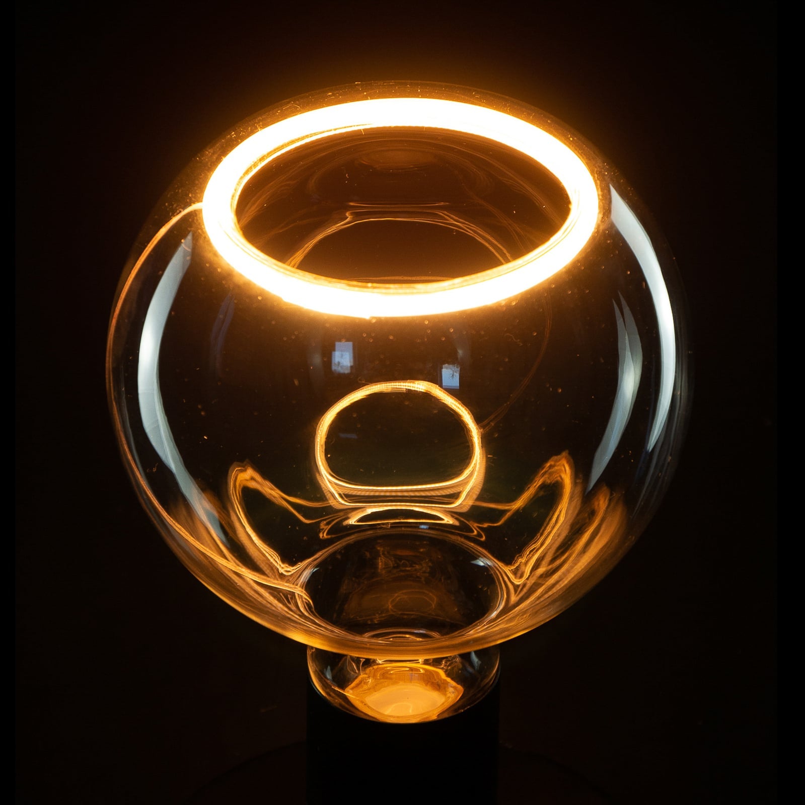 LED globepære E27 4,5W 2200K dimbar klar Ø12,5 cm - SEGULA bakside